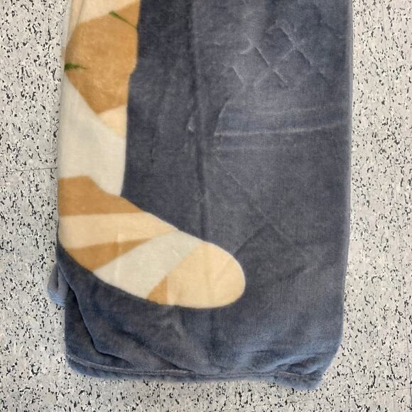 Halloween Where My Head Mummy Throw Plush Blanket Spooky Soft Gothic 50x60" Gray - Picture 4 of 10